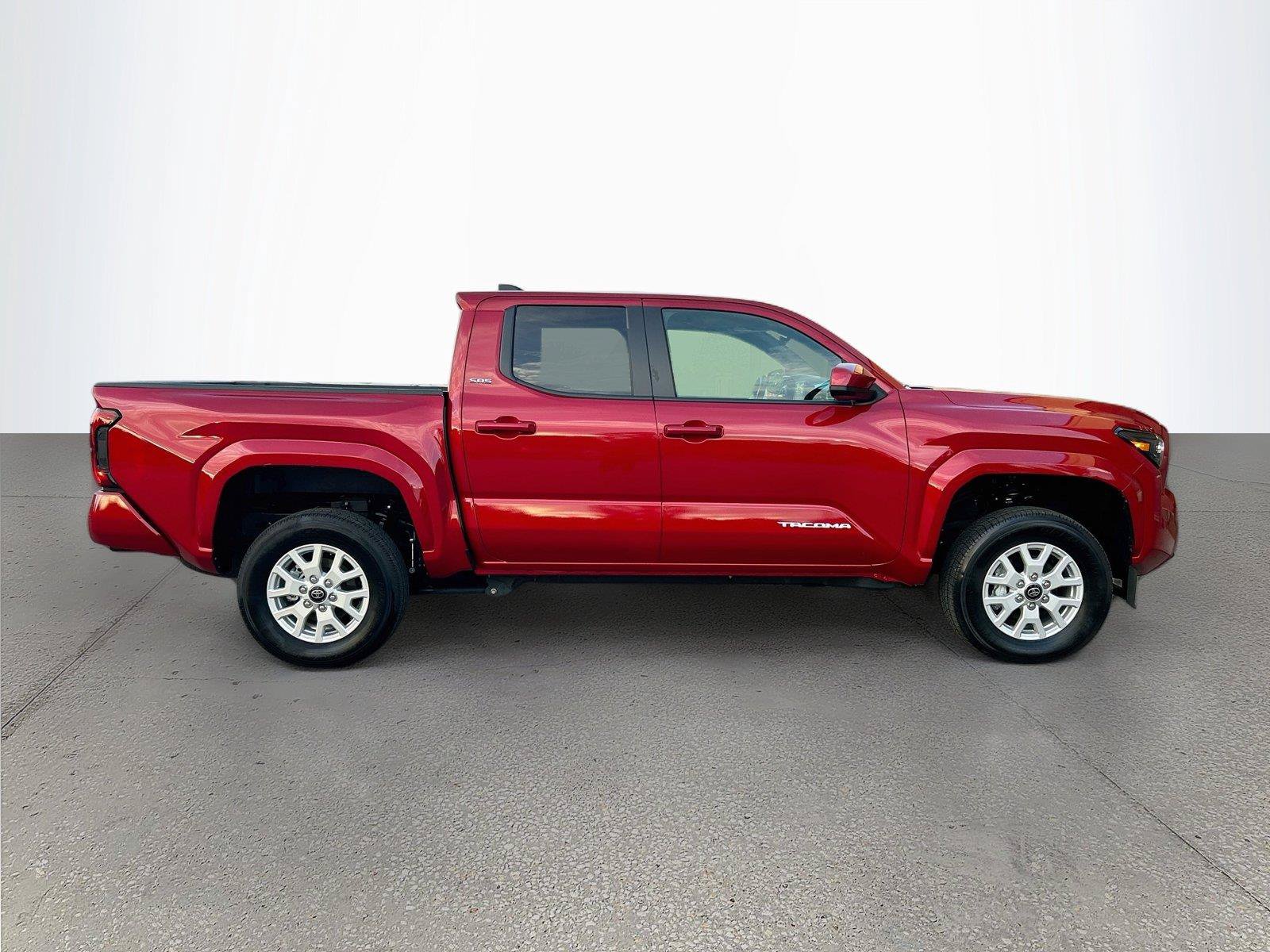 Used 2025 Toyota Tacoma SR5 AWD/4WD image 3