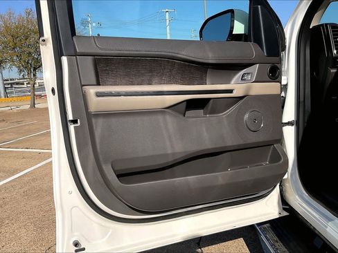 Used 2021 Ford Expedition Limited w/ Cargo Package image 27