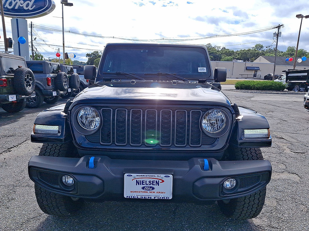 Used 2024 Jeep Wrangler Unlimited w/ Convenience Group AWD/4WD image 35