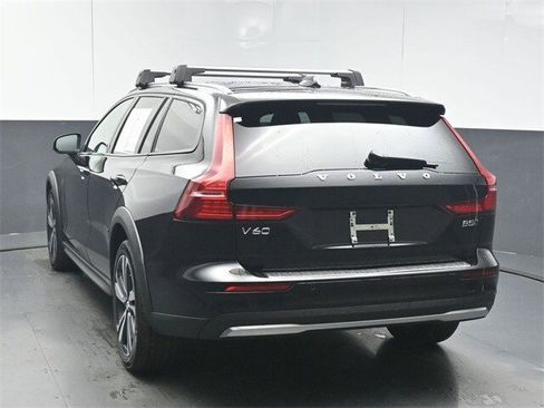 Used 2023 Volvo V60 B5 Cross Country Plus w/ Climate Package AWD/4WD image 6