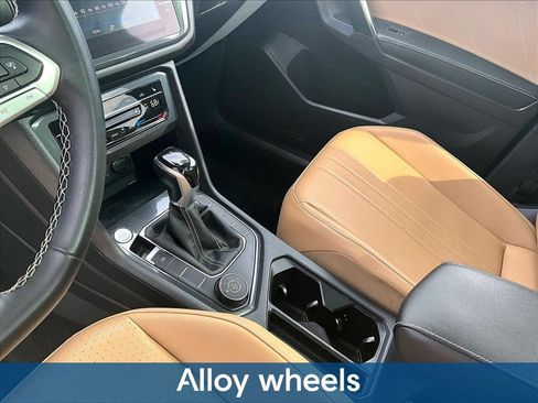 Used 2022 Volkswagen Tiguan SE AWD/4WD image 23