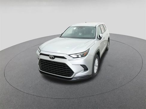 New 2026 Toyota Grand Highlander XLE image 16