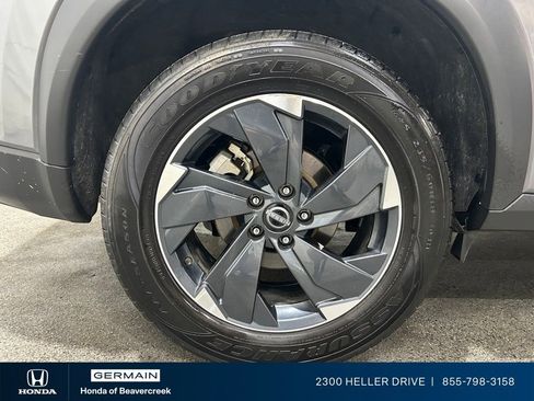 Used 2024 Nissan Rogue SV AWD/4WD image 10