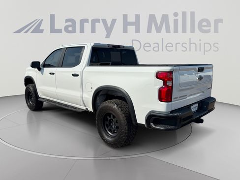 Used 2022 Chevrolet Silverado 1500 ZR2 w/ Technology Package AWD/4WD image 3