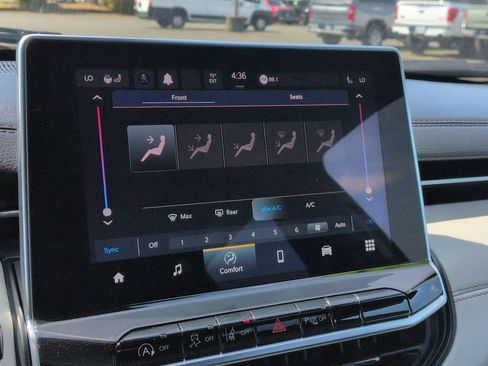 Used 2023 Jeep Compass Limited AWD/4WD image 20