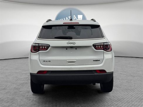 Certified 2022 Jeep Compass Latitude image 8