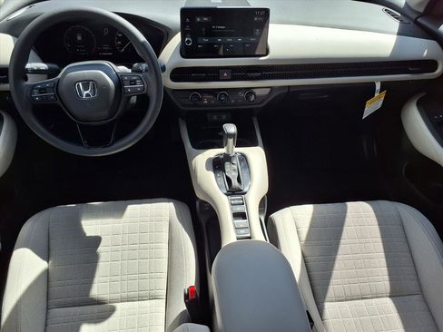 Used 2026 Honda HR-V LX image 3