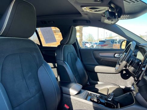 Used 2019 Volvo XC40 T5 R-Design image 33