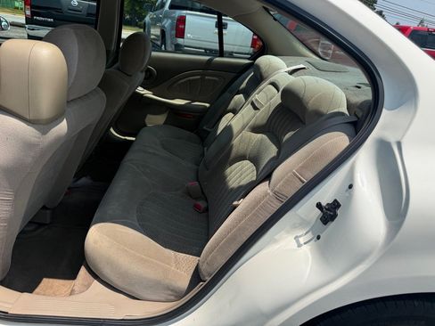 Used 2003 Pontiac Bonneville SE FWD image 12