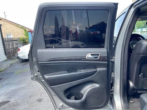 Used 2012 Jeep Grand Cherokee Laredo AWD/4WD image 21