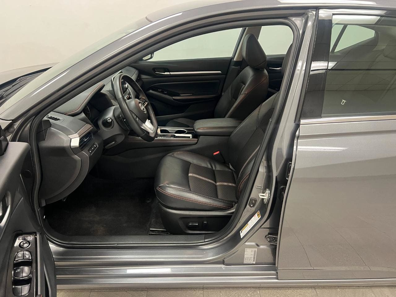 Used 2025 Nissan Altima 2.5 SR FWD image 22