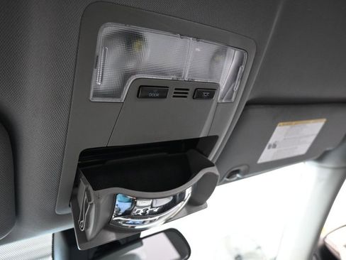 Used 2019 Toyota Highlander LE FWD image 26