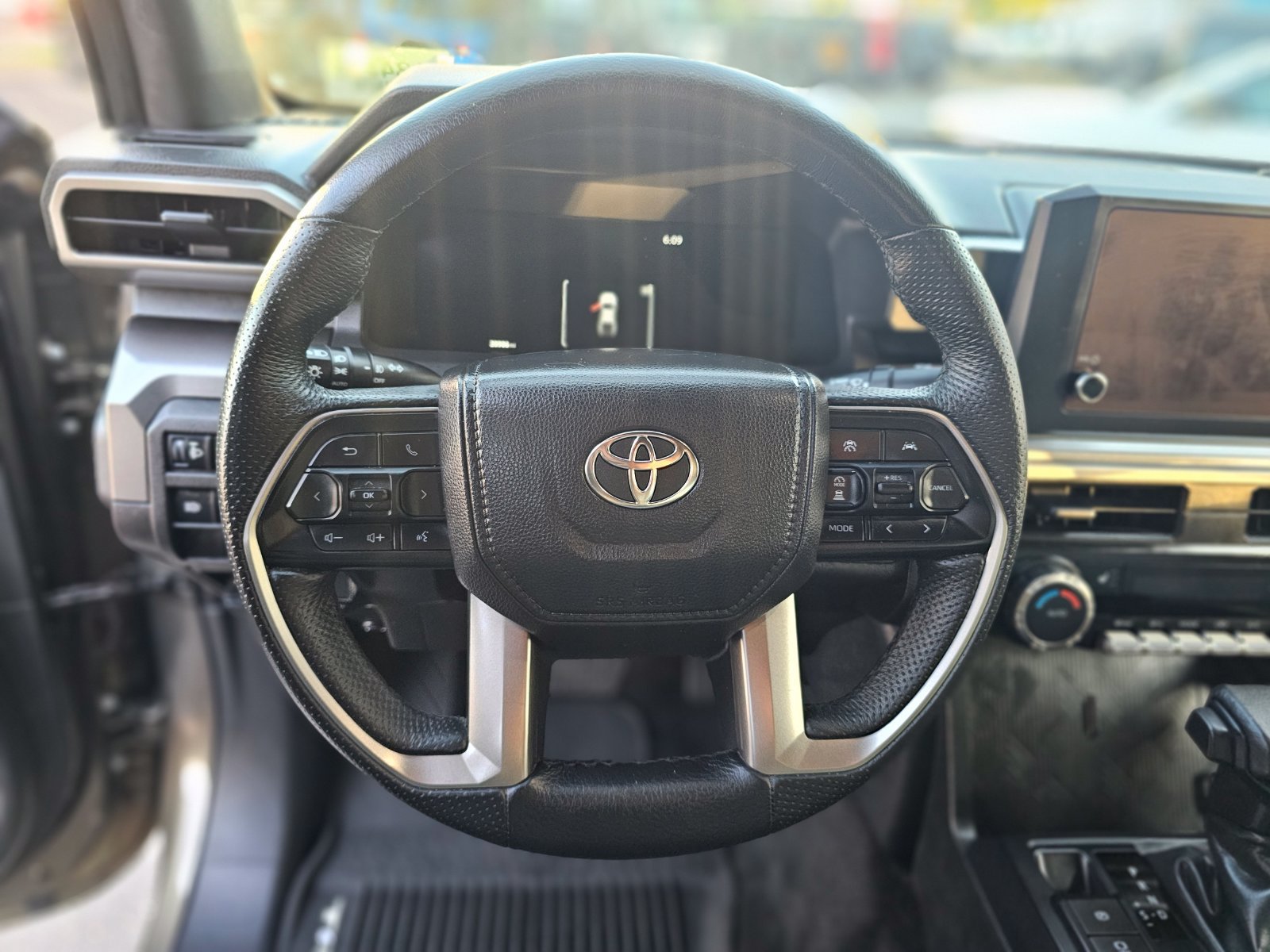 Used 2025 Toyota Tacoma TRD Off-Road AWD/4WD image 34