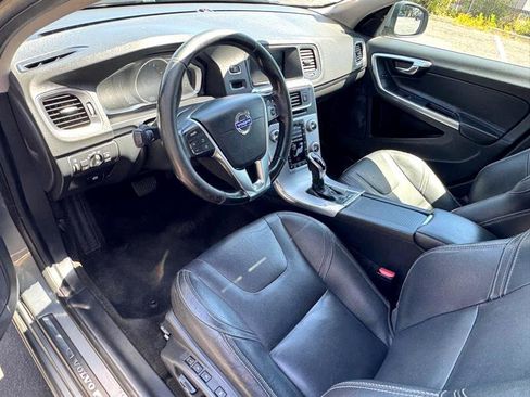 Used 2018 Volvo S60 T5 Dynamic w/ Vision Package image 11