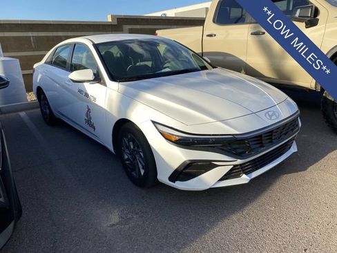 Used 2026 Hyundai Elantra Hybrid FWD image 5