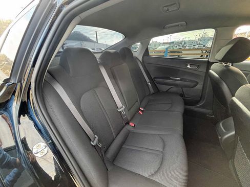 Used 2020 Kia Optima LX image 27