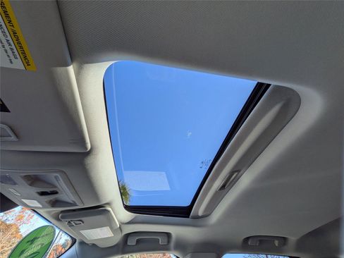 Used 2024 Ford Maverick Lariat image 22