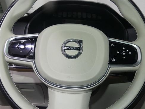 Used 2017 Volvo XC90 T6 Momentum w/ Vision Package AWD/4WD image 33