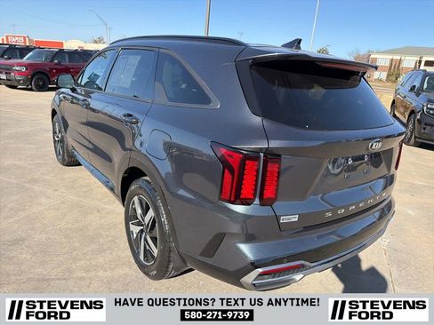 Used 2021 Kia Sorento S image 6
