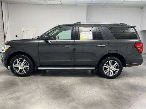 Used 2023 Ford Expedition Limited AWD/4WD image 5