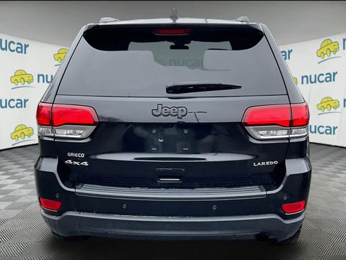 Used 2020 Jeep Grand Cherokee Laredo image 3