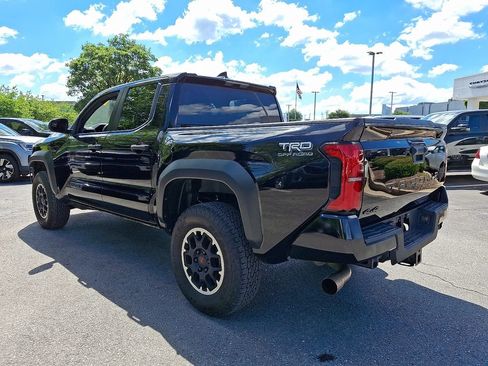 Used 2024 Toyota Tacoma 4x4 Double Cab image 4