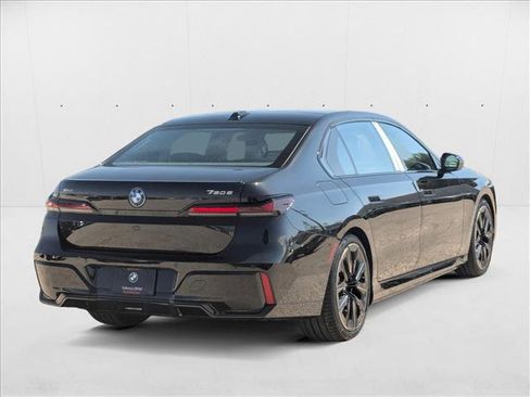 New 2026 BMW 750e xDrive w/ Premium Package AWD/4WD image 2