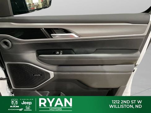 New 2026 Jeep Grand Wagoneer L Limited AWD/4WD image 53