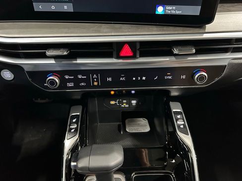 New 2026 Kia Sorento SX Prestige w/ Olive Brown Leather Package image 22