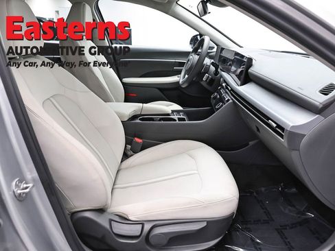 Used 2025 Hyundai Sonata SEL FWD image 24