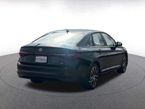 Used 2025 Volkswagen Jetta SE image 18