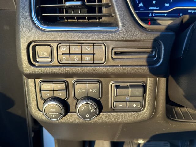 Used 2023 Chevrolet Tahoe Z71 w/ Z71 Off-Road Package AWD/4WD image 21