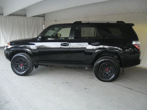 Used 2024 Toyota 4Runner SR5 Premium image 29