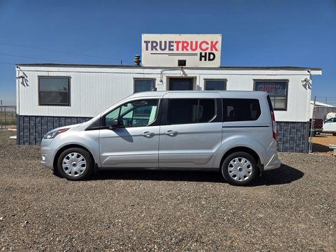 Used 2021 Ford Transit Connect XLT FWD image 2