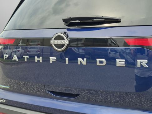 Used 2025 Nissan Pathfinder SV FWD image 63
