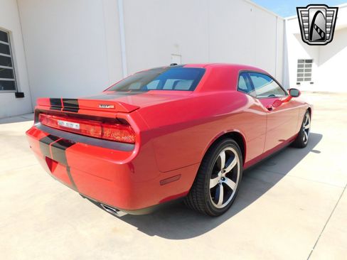 Used 2011 Dodge Challenger SRT8 image 10