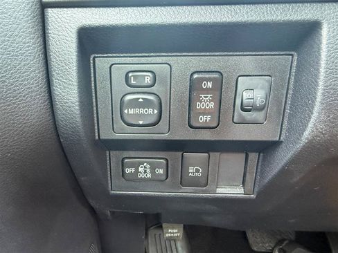 Used 2021 Toyota Tundra SR5 AWD/4WD image 15
