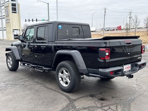 Used 2021 Jeep Gladiator Sport image 9