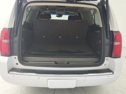 Used 2018 Chevrolet Suburban Premier AWD/4WD image 36