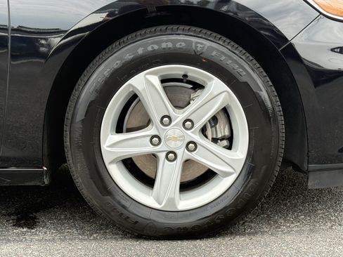 Used 2025 Chevrolet Malibu LS FWD image 13