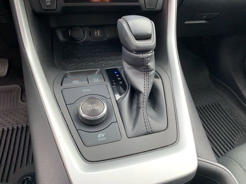 Used 2023 Toyota RAV4 XLE image 23