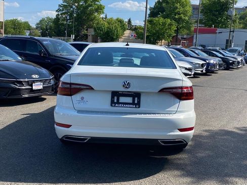 Used 2019 Volkswagen Jetta R-Line FWD image 2