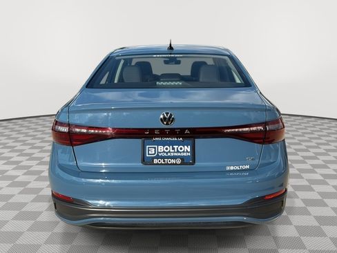 Used 2025 Volkswagen Jetta SE w/ Sunroof Package image 4