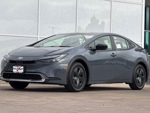 New 2026 Toyota Prius Plug-In Hybrid image 8