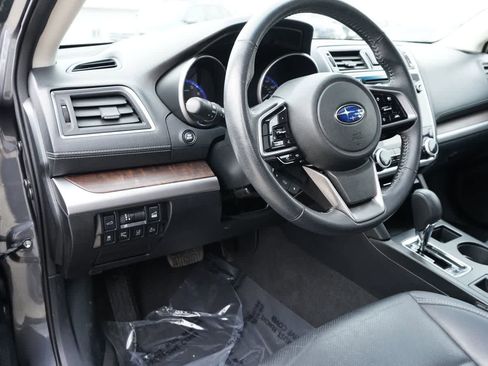 Used 2018 Subaru Outback 3.6R Limited image 12