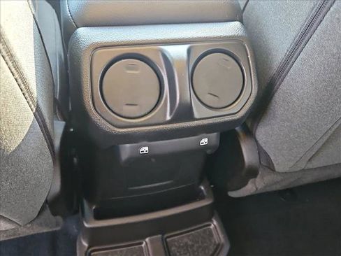 Used 2025 Jeep Wrangler Sport S image 17