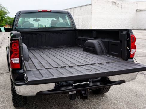 Used 2004 Chevrolet Silverado 2500 LS AWD/4WD image 32