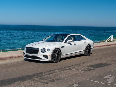 New 2026 Bentley Flying Spur Plug-In Hybrid image 1
