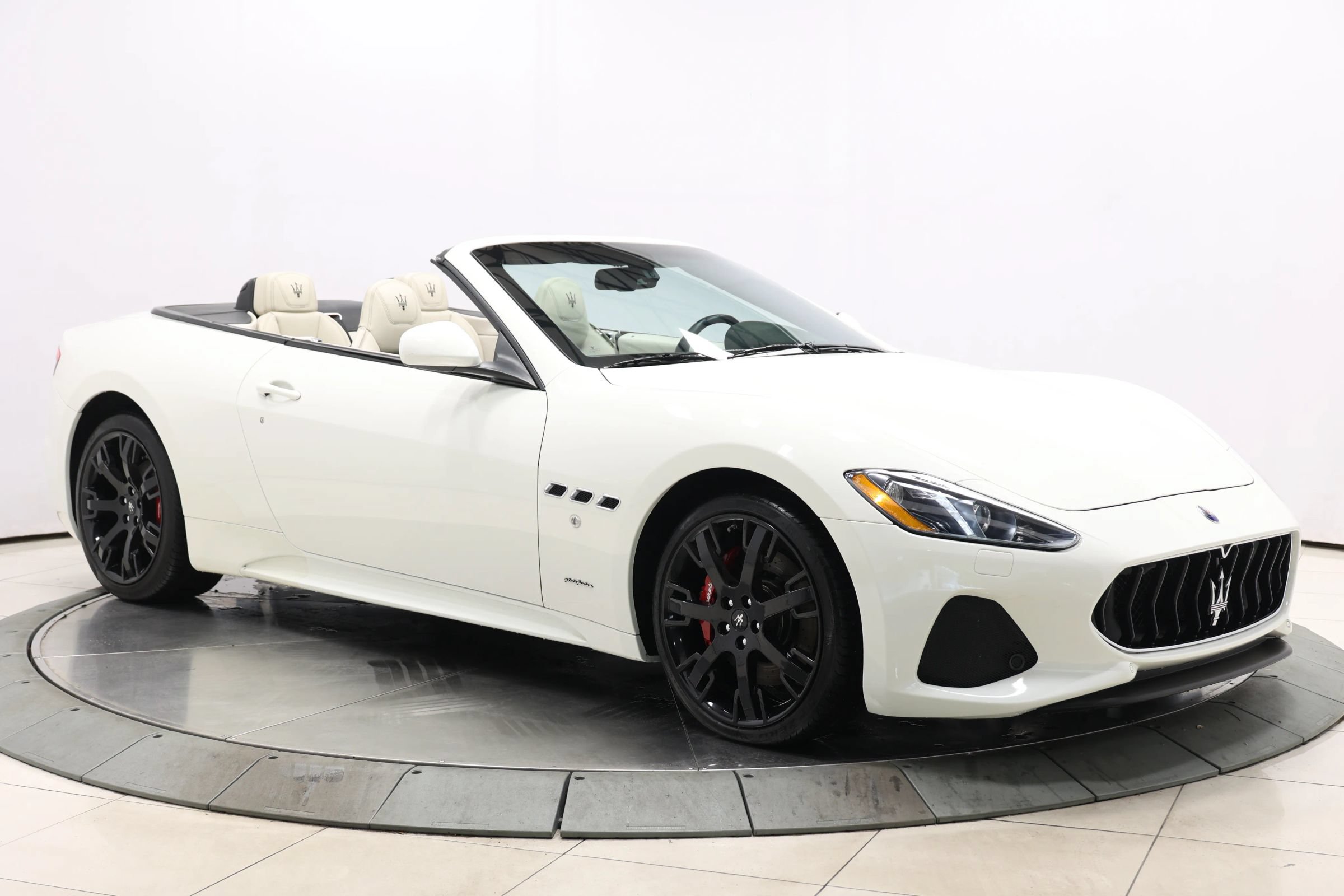 Used 2018 Maserati GranTurismo Sport RWD image 92