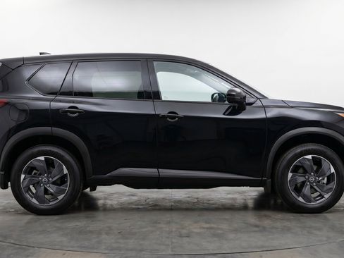 Used 2025 Nissan Rogue SV AWD/4WD image 11